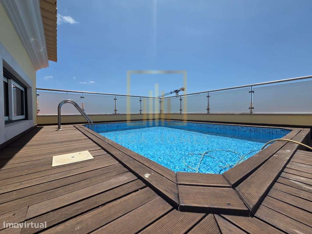 Moradia T5 com piscina + Apartamento T3, em centro de Lagoa (Algarve) - Grande imagem: 1/59