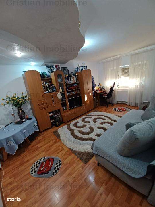 Super 2 cam conf 1 Decomandat 52 mp Radu Negru - Capatul lui 4 - Imagine principală: 2/9