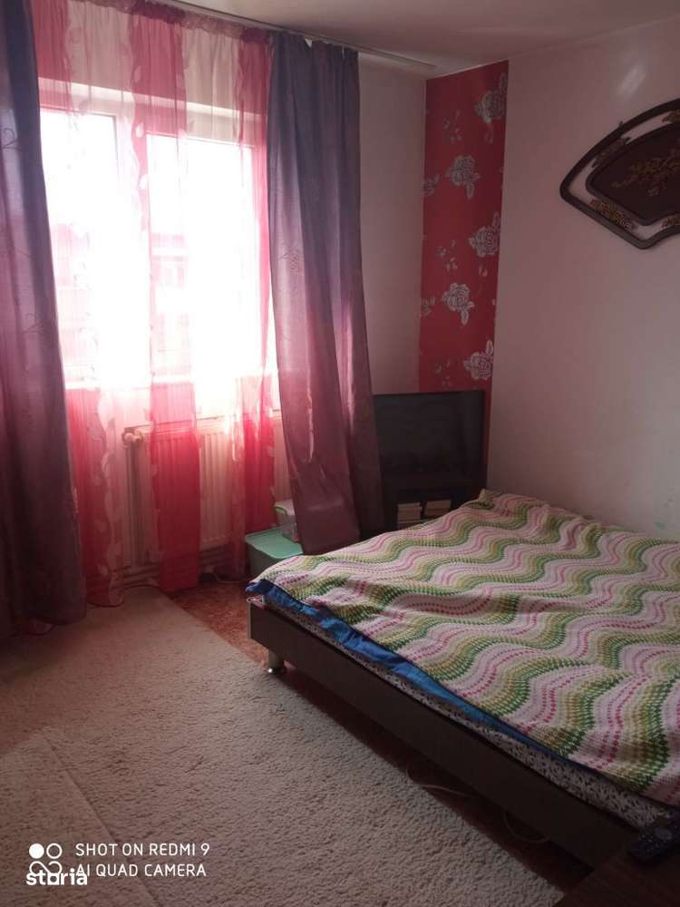 Apartament 3 camere cf 1 semidecomandat zona Micro 5-1