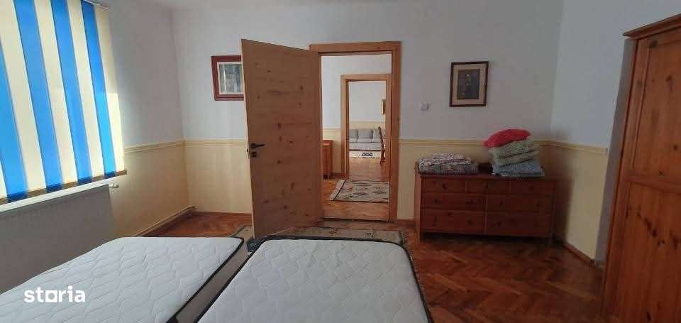 Casa cu suprafata de 140mp si teren 542mp,centrul localitatii Cristian-2