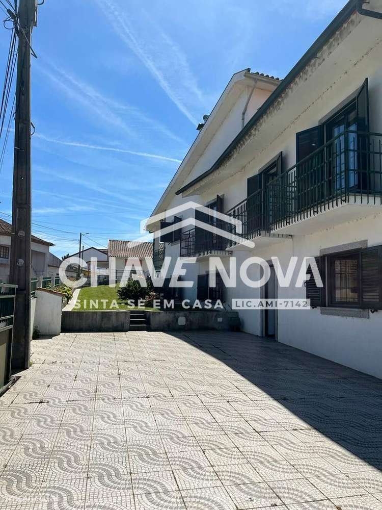 Moradia individual 3 Quartos, para Venda por 258.000 € em Oliveira do-0