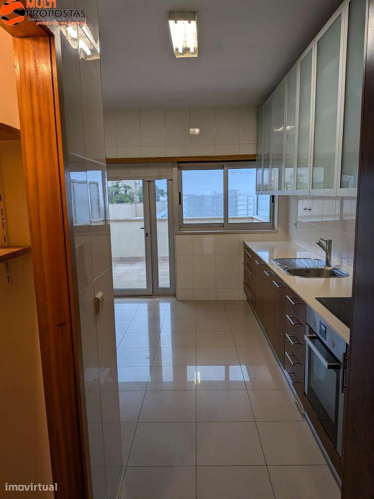 T2 C/ TERRAÇO - S. VICENTE (D.DIOGO) - Grande imagem: 3/41