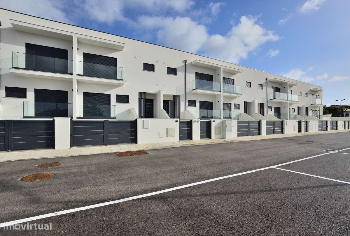 Moradia T4 c/ Certificação Energética A+ | Aveiras de Cima - Grande imagem: 4/58