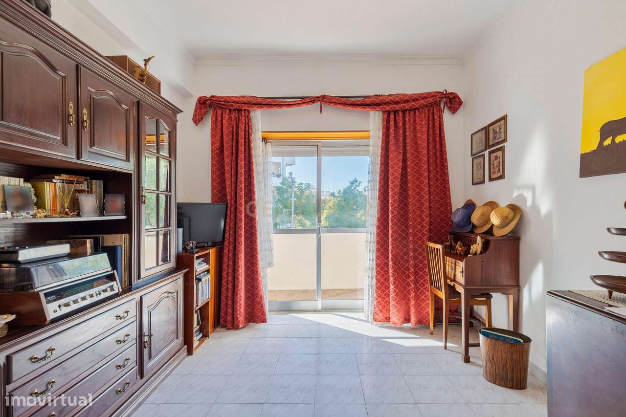 Apartamento T-1  com arrecadação na Costa da Caparica-8