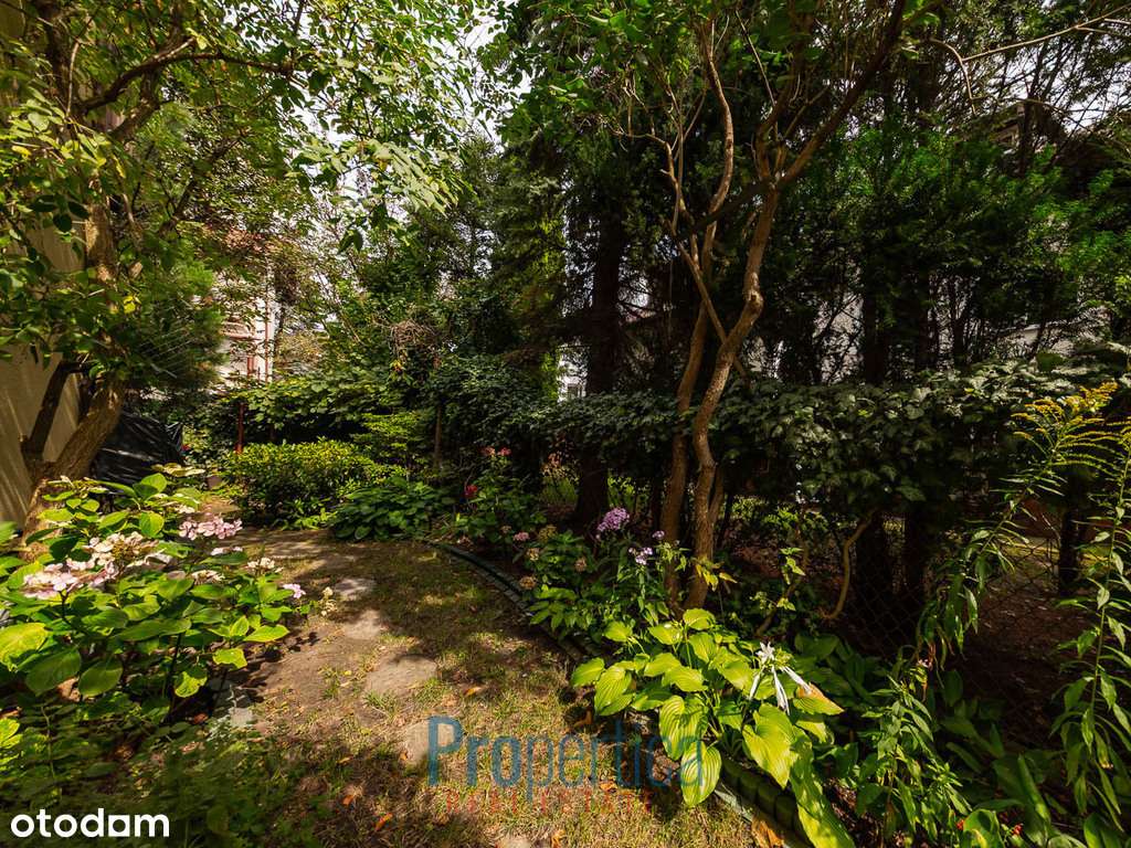 Solidny i funkcjonalny dom w Piastowie-17