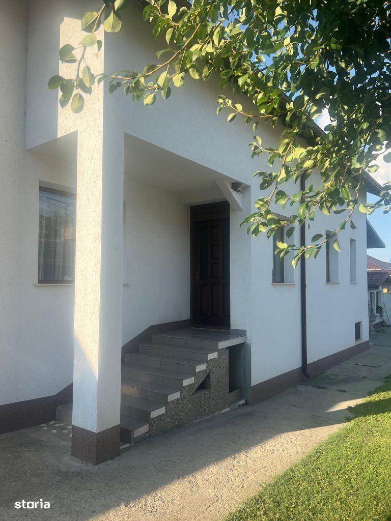 Casa deosebita Com.Tuglui - Imagine principală: 1/15