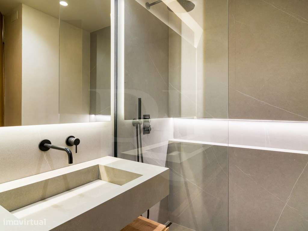 Moradia T5 com acabamentos de luxo e vista panorâmicas sobre a Baia...-40