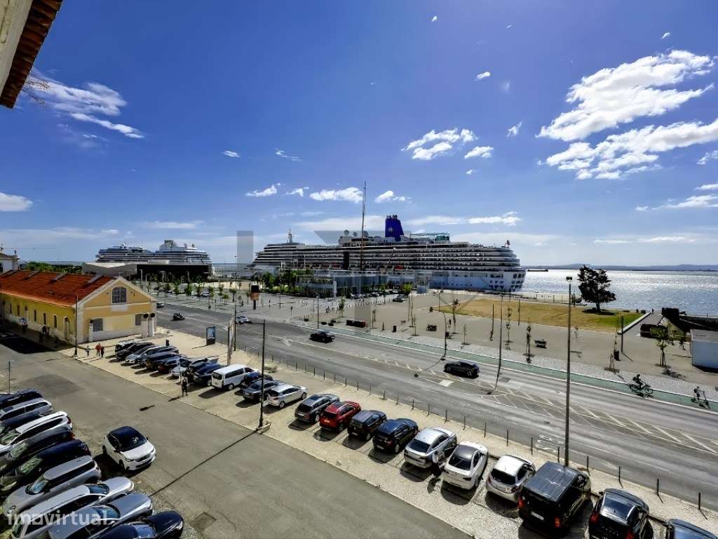 Fantastico Apartamento T2+1 com Vista Rio para venda em Alfama, Lisboa - Grande imagem: 2/13