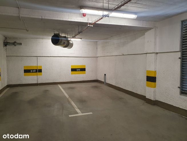 Sprzedam miejsce parkingowe w hali garażowej