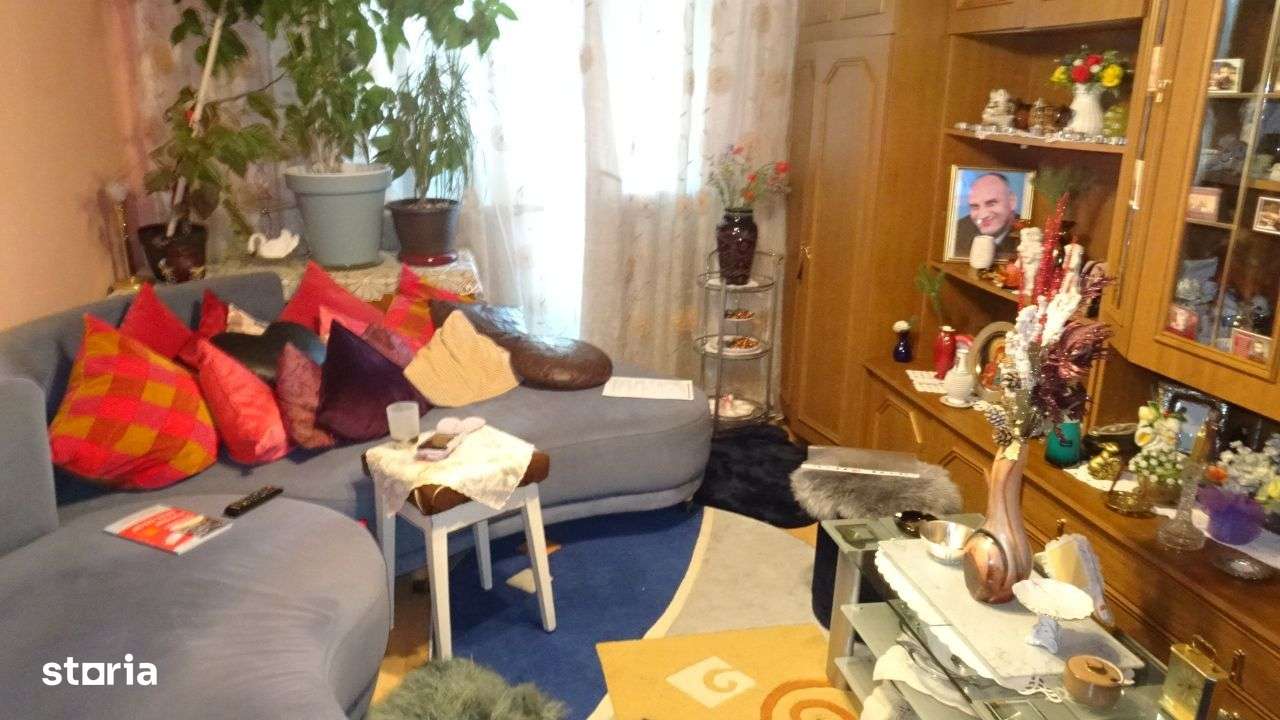 Vand apartament 2 camere decomandat in Deva, zona Micro 15, etaj 6, - Imagine principală: 2/13