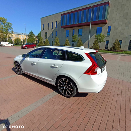 Volvo V60 T5 Drive-E Dynamic Edition (Momentum) - 3