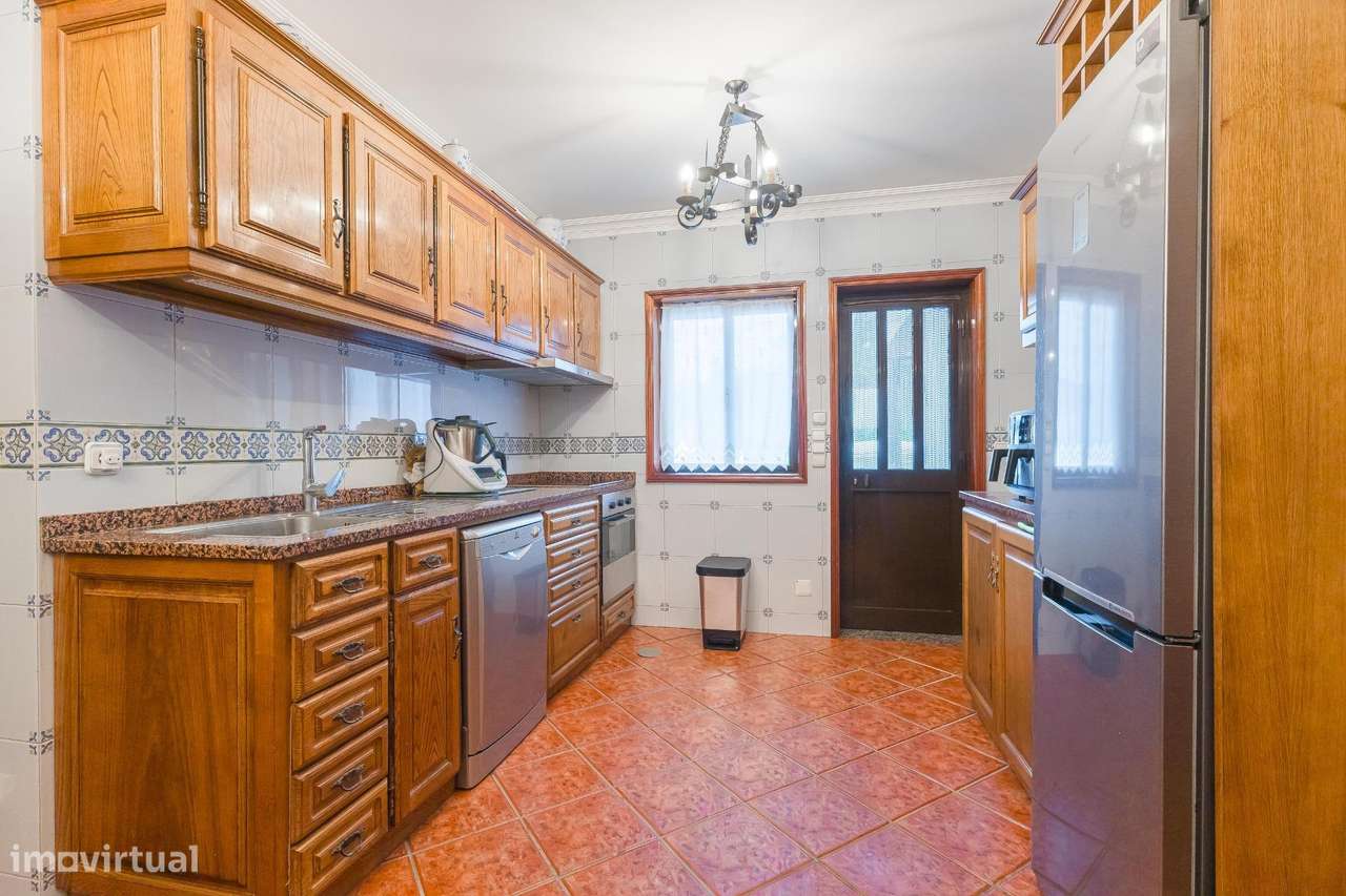 Moradia T4 exclusiva | Piscina| Zona Agrícola | Junto à Praia-38