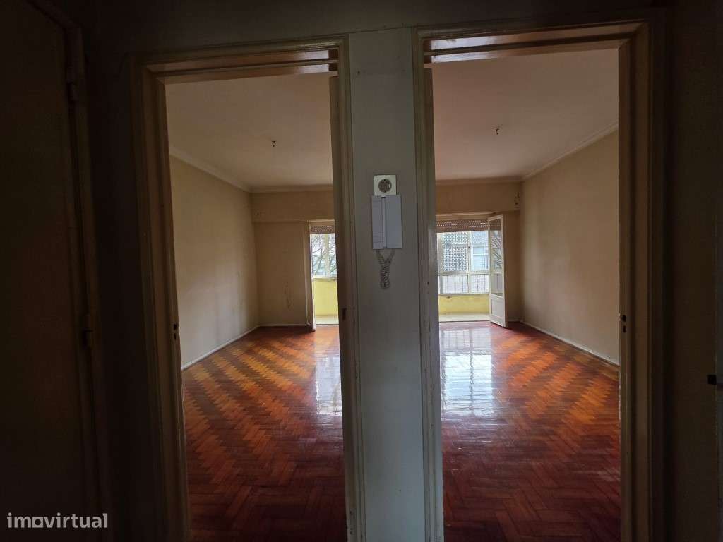 Apartamento T2 para Obras | Benfica | 71,57 m² - Grande imagem: 3/17