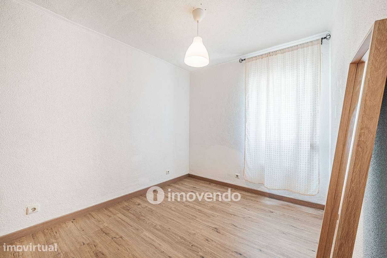 Apartamento T2 totalmente remodelado, em Marvila-17