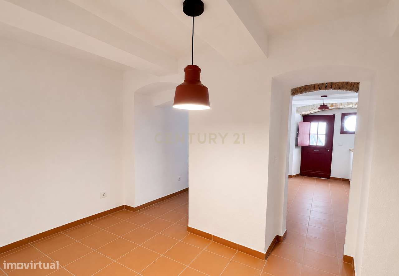 Moradia T3 Totalmente Reabilitada com Terraço Panorâmico de 360º sobre-5