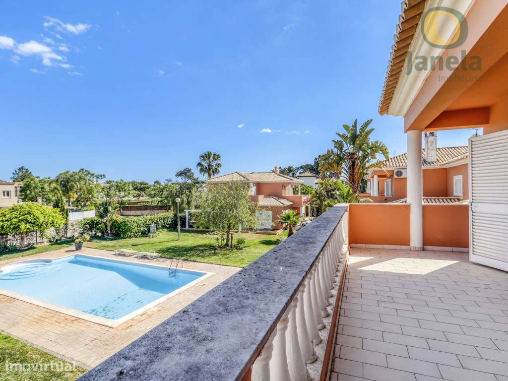 Moradia T3 com Garagem e Piscina no Vila Sol-8