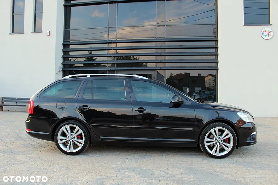 Skoda Octavia Combi 2.0 TDI CR DPF RS - 17