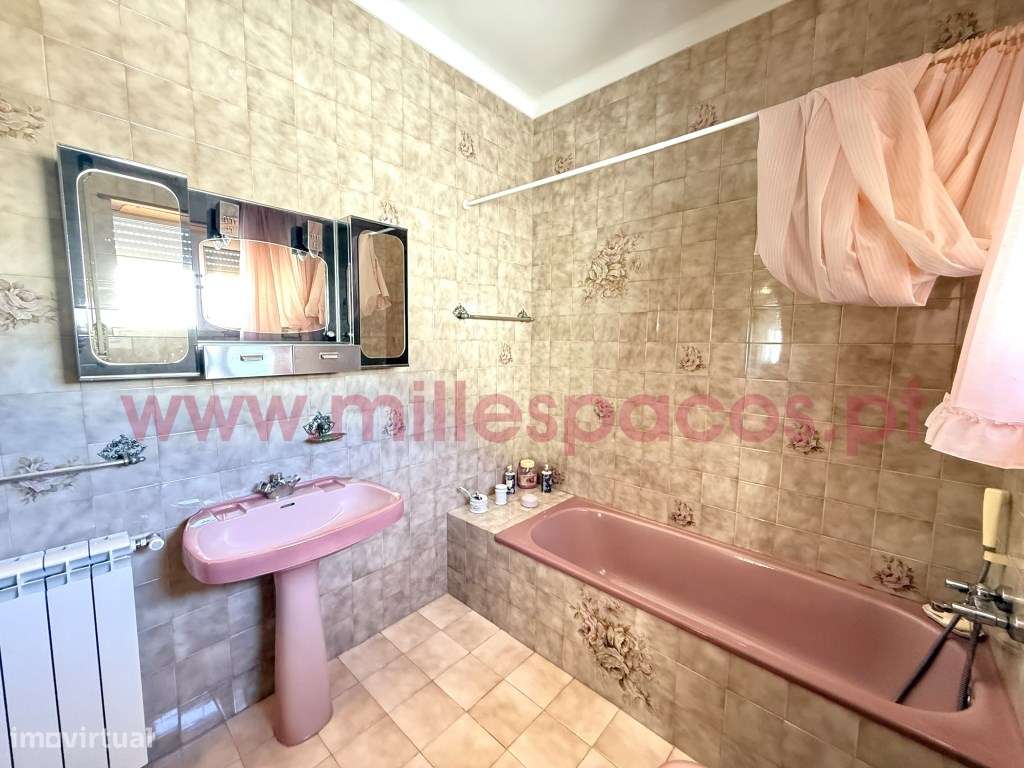 Moradia V6 com Garagem Centro da Cidade-25