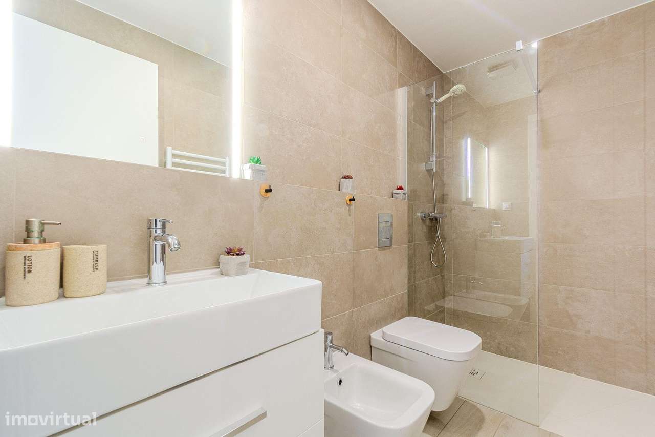 Luxuoso Apartamento de 3 Quartos novo com um Grande Terraço e Estacion-31