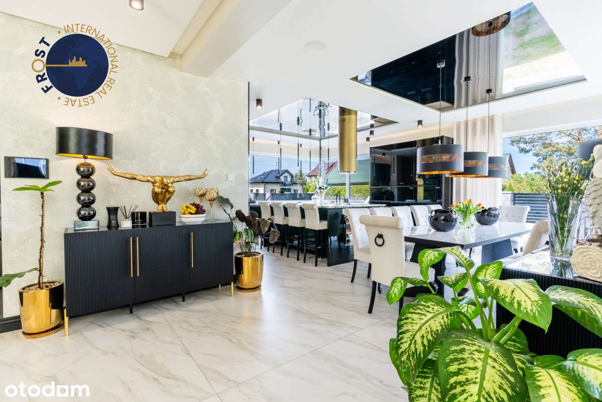 Luksusowa nowoczesna willa  z wewnętrznym basenem-3