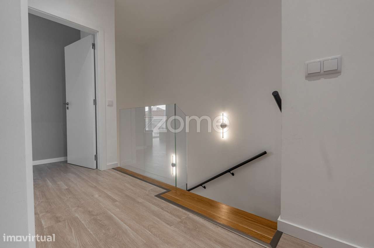 Moradia Isolada T3 com Piscina em Cascais-14