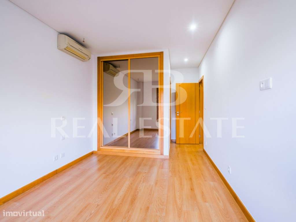 T3 com 150m2 + 2 VARANDAS + VISTA + ESTACIONAMENTO - Colinas do Cru...-21