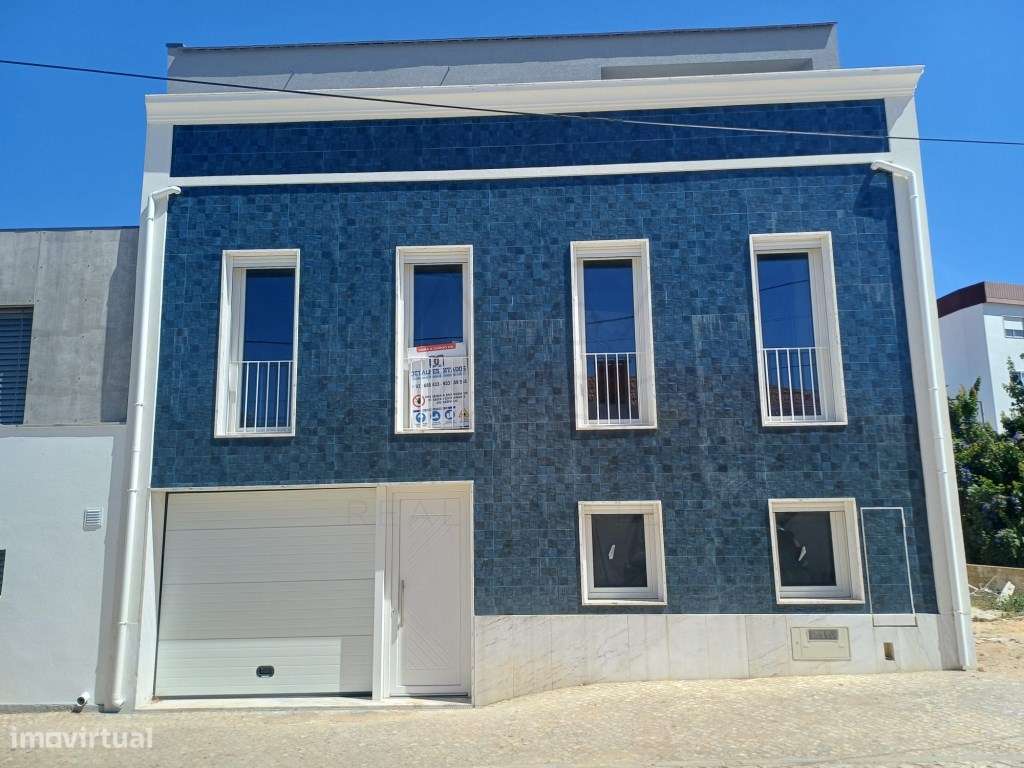 Moradia T2 com terraço e garagem-1