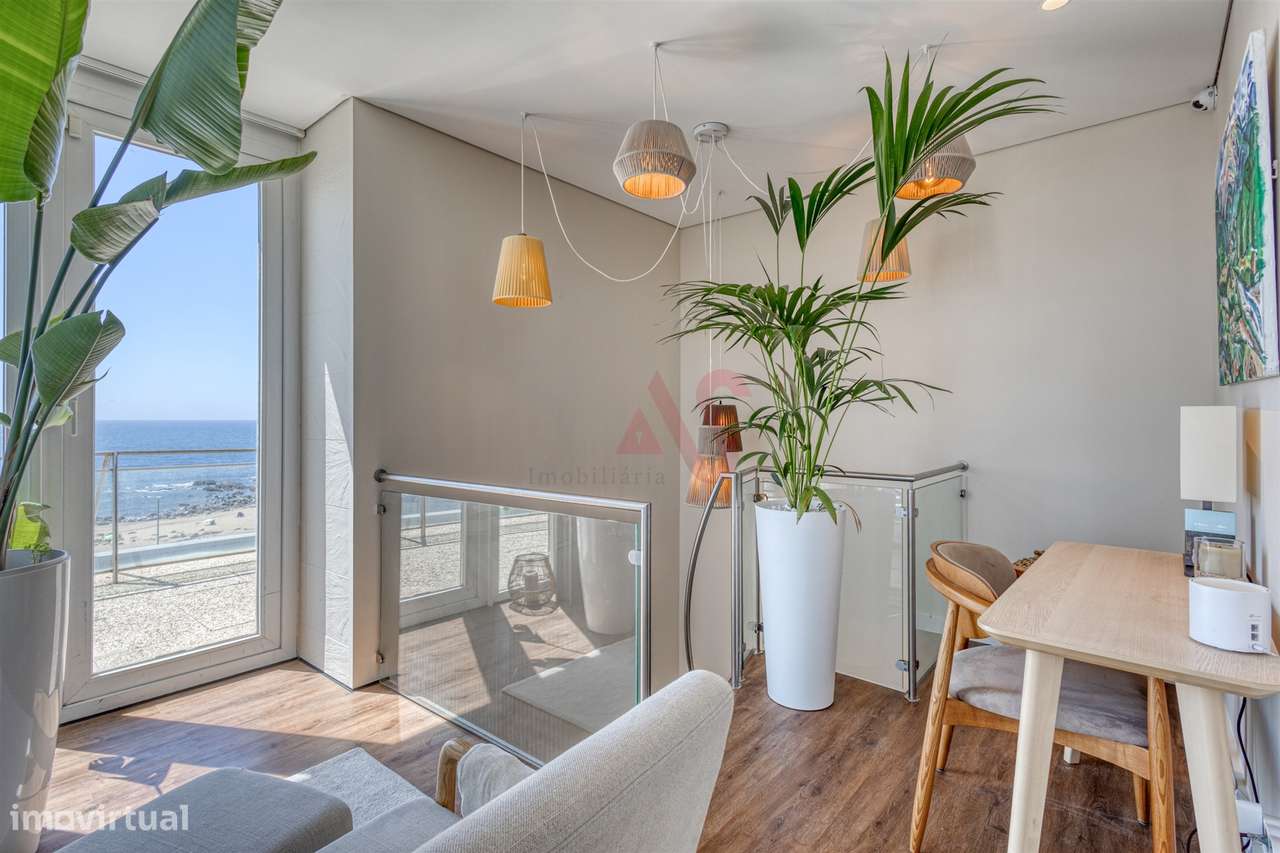 Penthouse Duplex Exclusiva em Frente à Praia de Salgueiros – na Primei-39