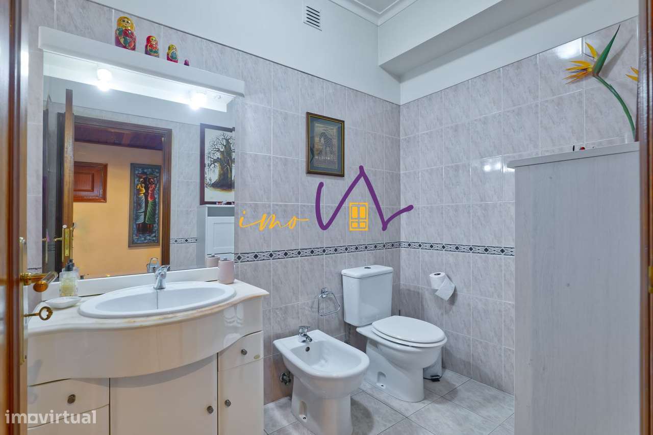 Apartamento T3 com excelentes áreas e uma vista deslumbrante sobre o-3