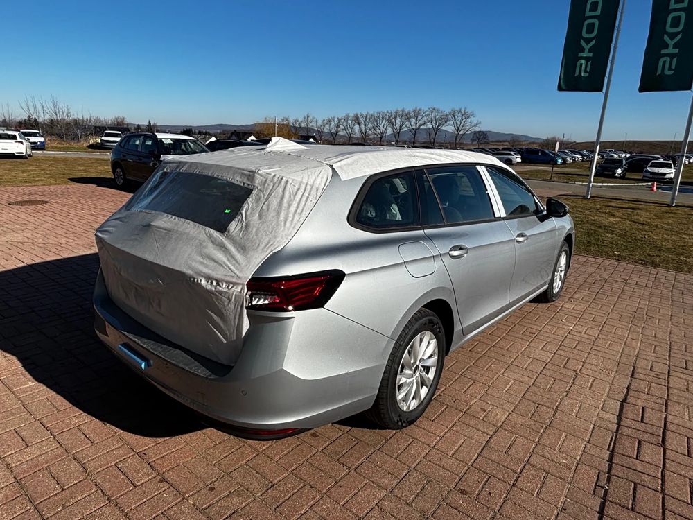 SKODA SUPERB Superb Combi Essence 1,5 TSI m-HEV 150 KM 7-biegowa DSG