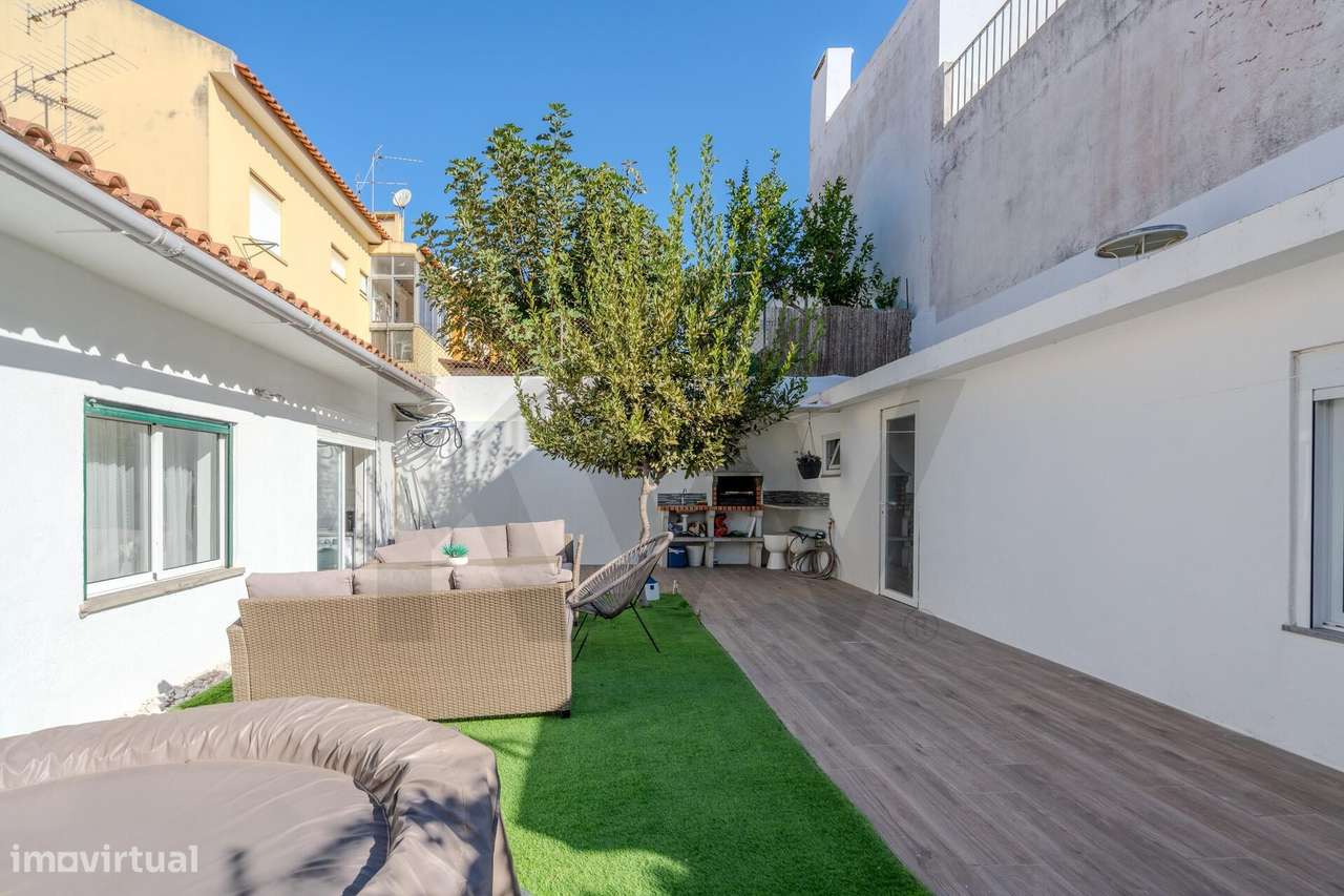 Moradia T3 remodelada em Alcabideche - mobilada e com espaço exterior - Grande imagem: 4/32