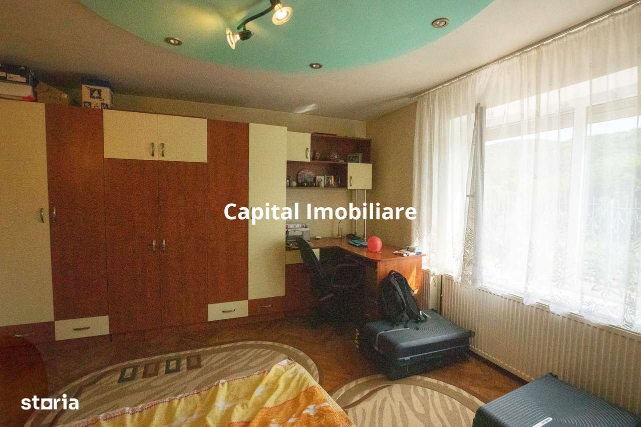 Casă Reșița, 4 camere, zona linistita - Imagine principală: 5/15