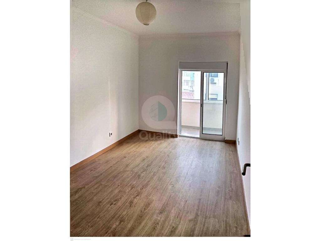 T2 Zona Central na Baixa da Banheira-5