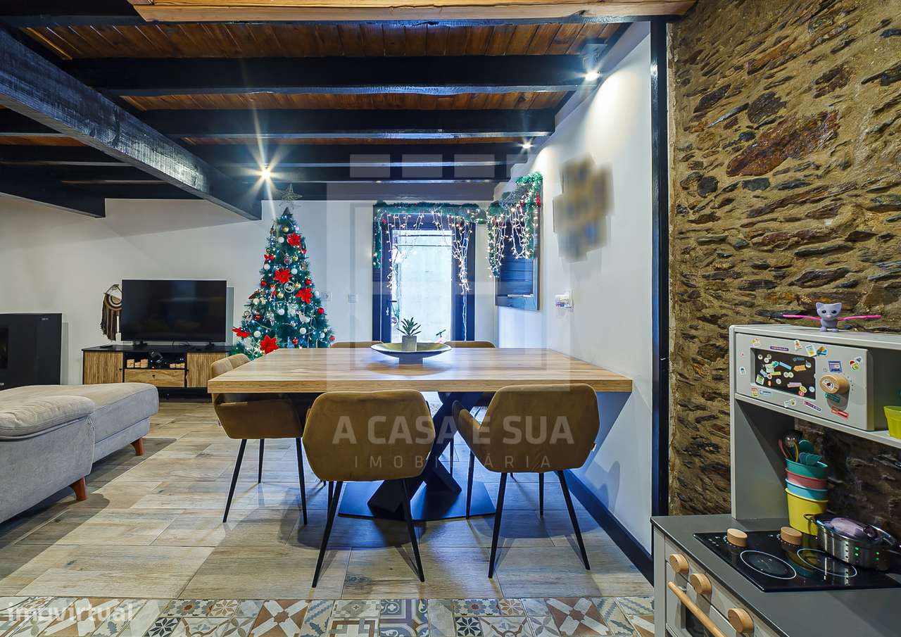 Moradia de 2 pisos em pleno centro de Ovar - Grande imagem: 3/39