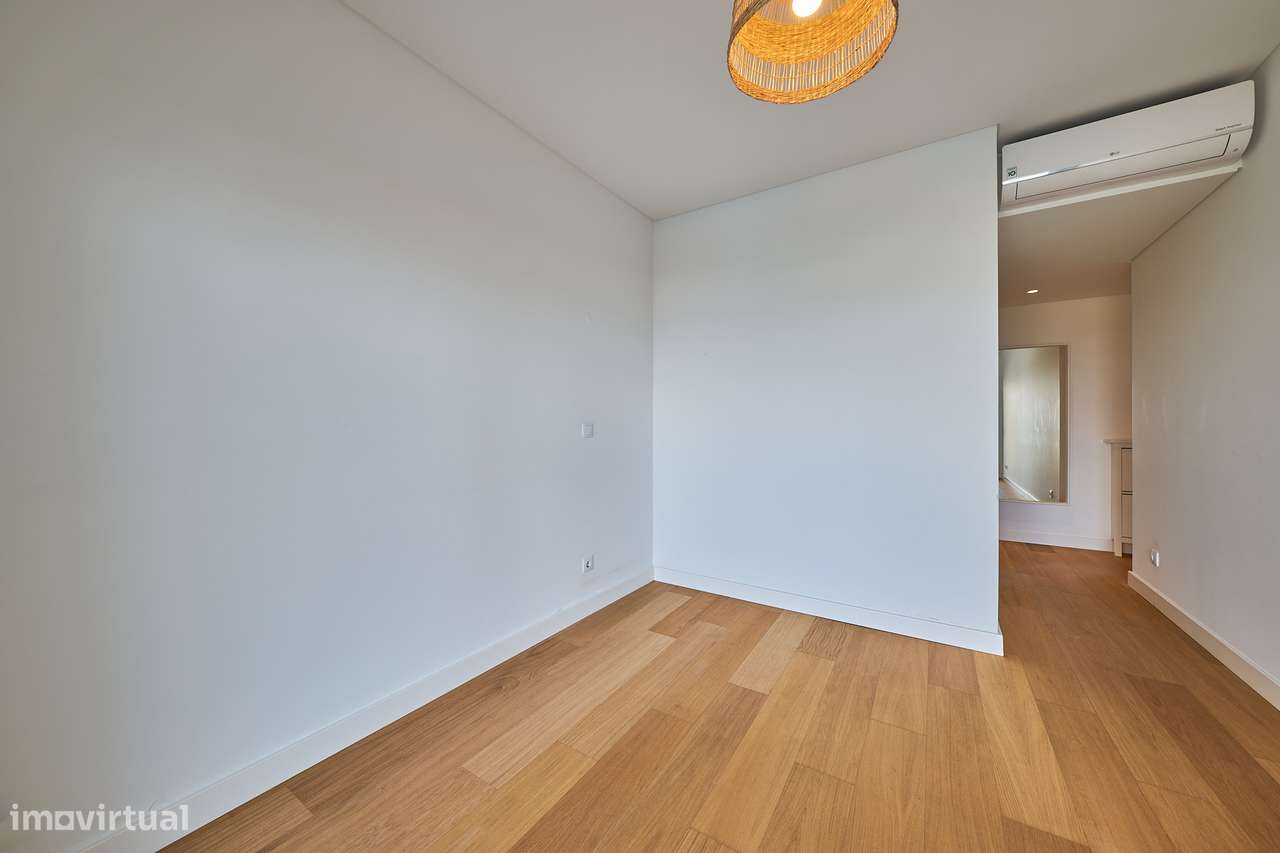 T4 Deslumbrante c/ Vista Tejo | One River Seixal-18