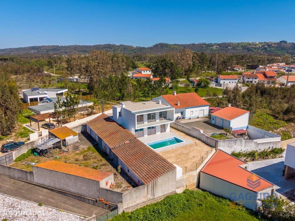 Moradia T4 com piscina, nova e pronta a habitar a 4 km da baía de S...-59