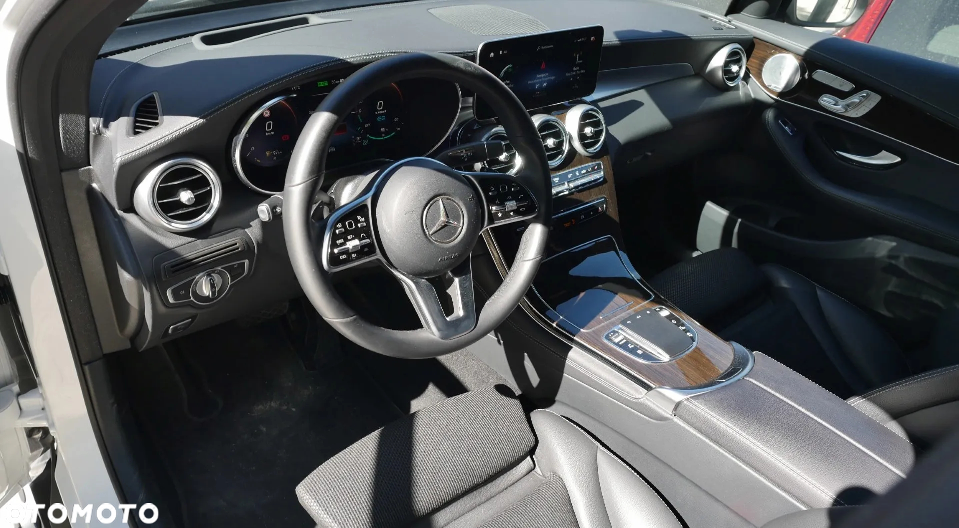 Mercedes-Benz GLC 300 e 4Matic 9G-TRONIC Exclusive - 16