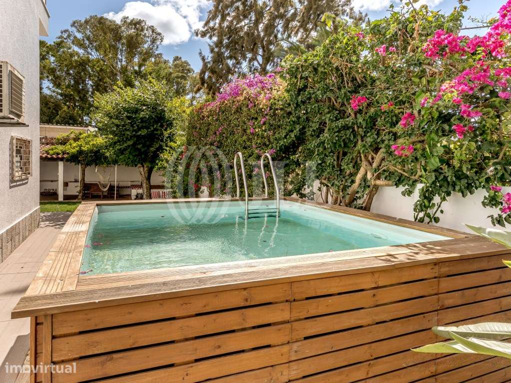 Moradia T4 com garagem e piscina, em Barcarena, Oeiras-22