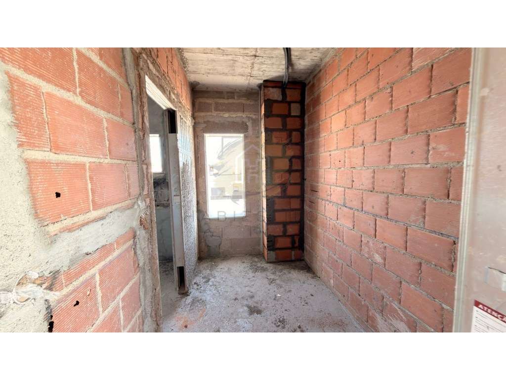 Moradia Nova T4 com Piscina em Azeitão- Vista Serra da Arrábida-23