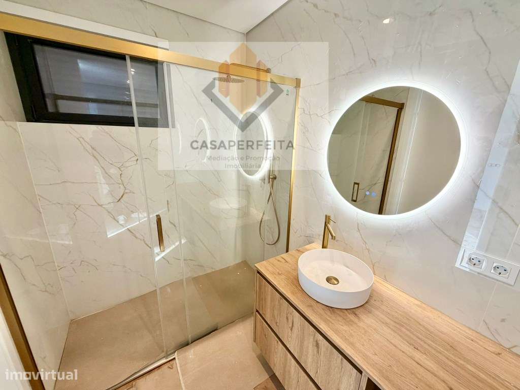 Moradias V5 de Luxo com Piscina, Jardim e Terraços - Praia da Madalena-11