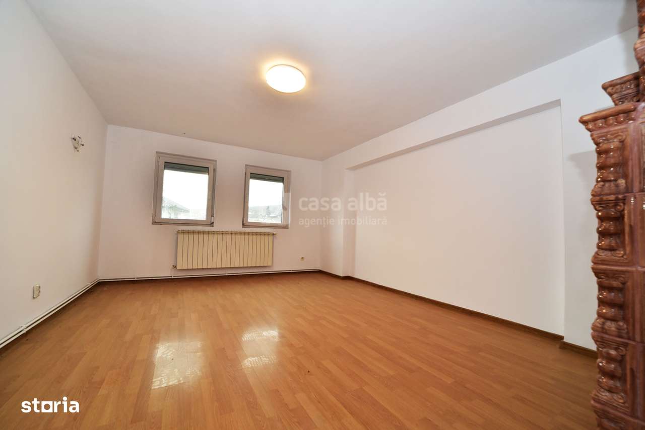 Aroneanu - Sorogari, proprietate excelent pozitionata, de vanzare - Imagine principală: 1/20