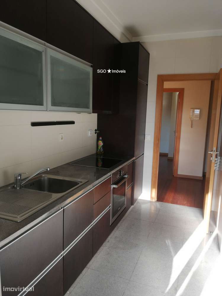 Excelente T1 c/Varanda+Garagem - Hospital S. João e Polo Universitário - Grande imagem: 4/17