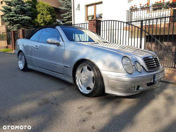 Mercedes-Benz CLK - 8