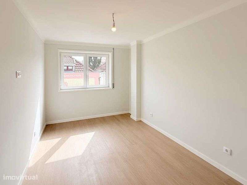 T1+1 remodelado, com varanda | Quinta do Covelo | Paranhos, Porto - Grande imagem: 4/12