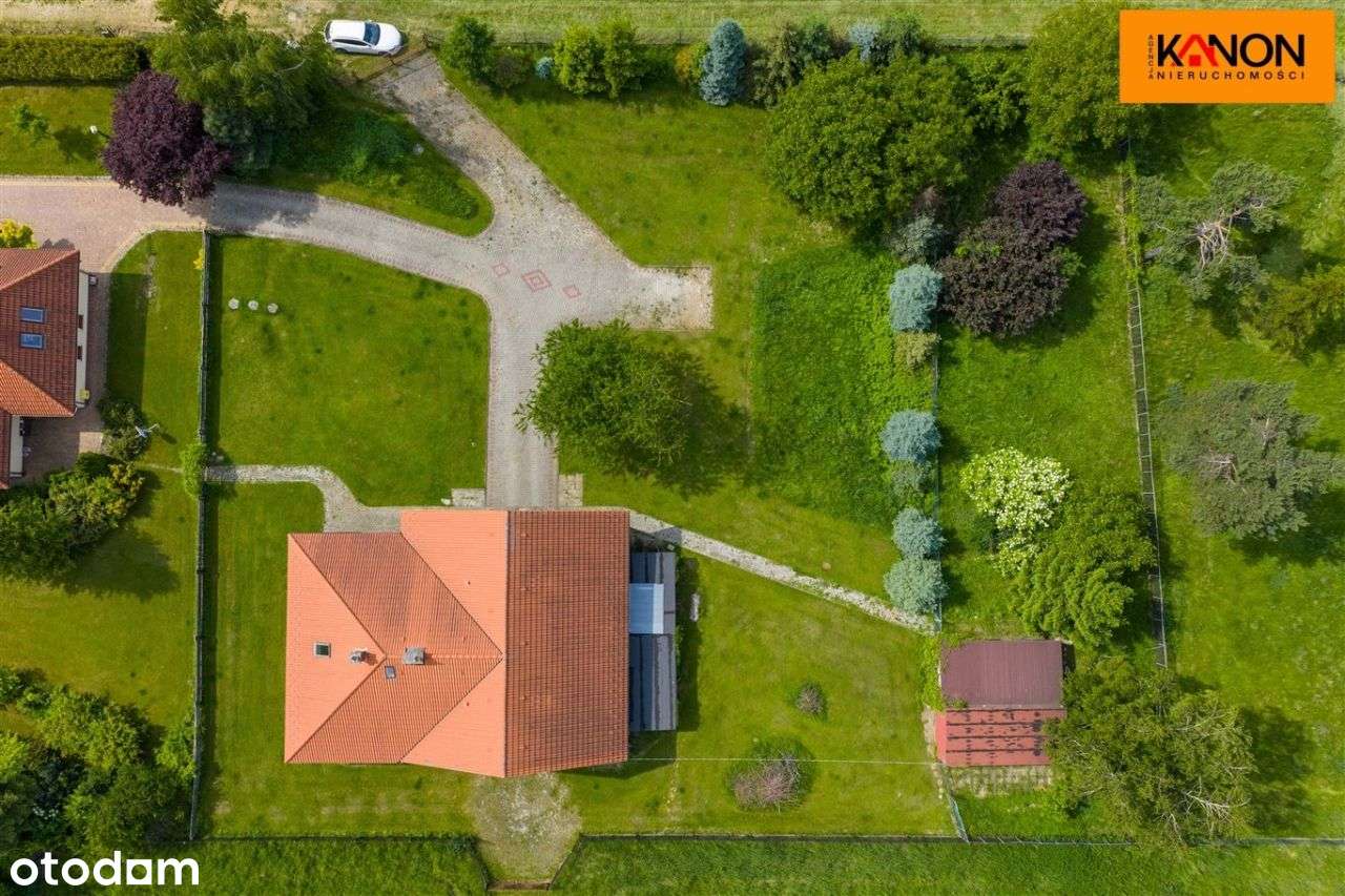 Dom, 301,20 m², Kozy-8