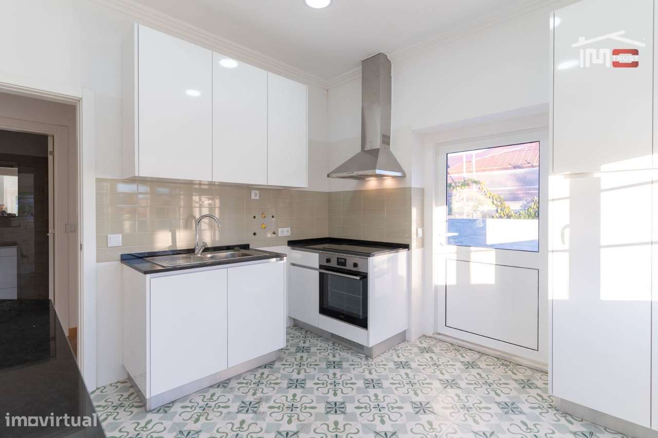 OPORTUNIDADE INVESTIMENTO - APARTAMENTO T4 CONVERTIDO EM T5 COM TER...-26
