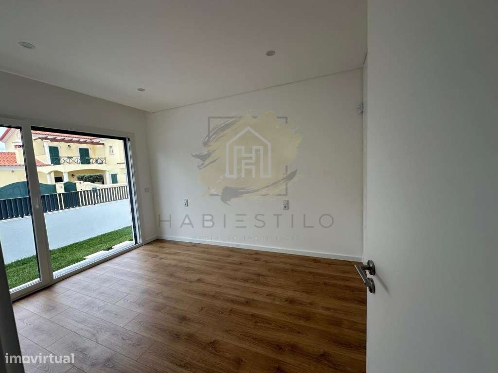 Moradia T3+1 com Logradouro no Pinhal do General-16