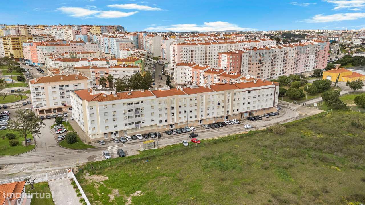 T3 Luminoso em Santa Marta do Pinhal – Espaço e Conforto no Coração de-28