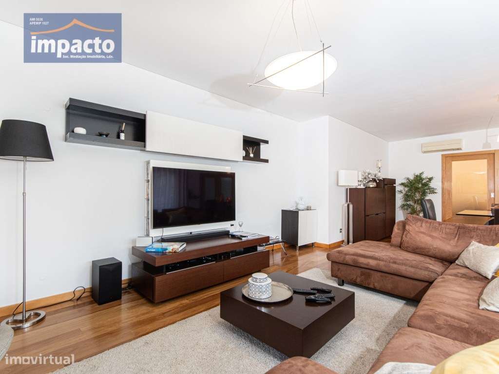 Malva Rosa,Excelente T4,coz equipada,Ar cond,asp central,Box 2 viat...-26