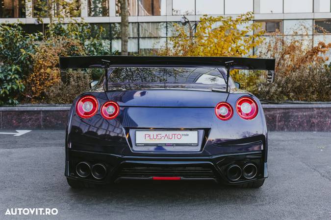 Nissan GT-R Prestige Edition - 6